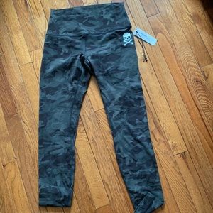 NWT Lulu Lemon Soul Cycle green camo legging